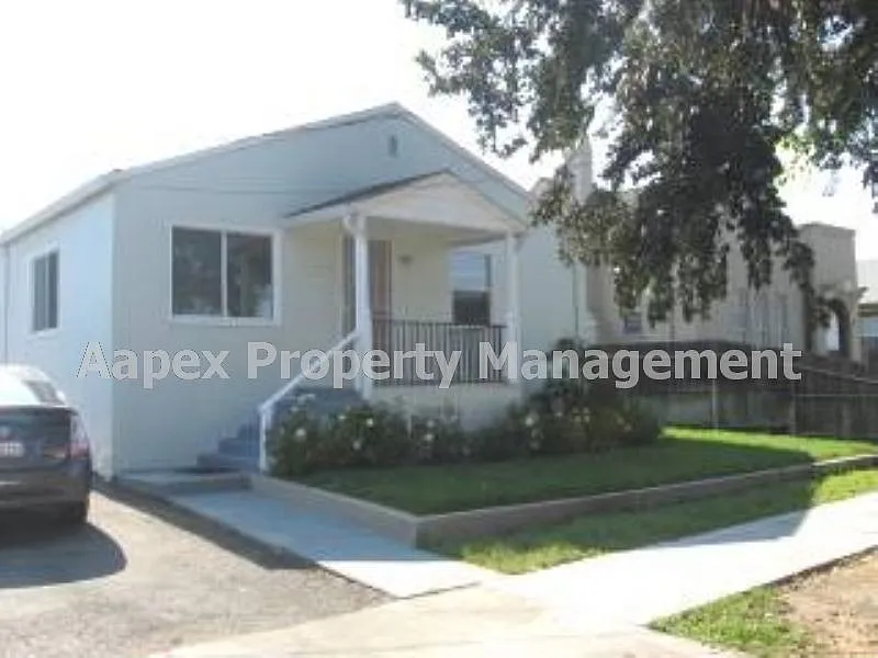 22845 Watkins St photo 1
