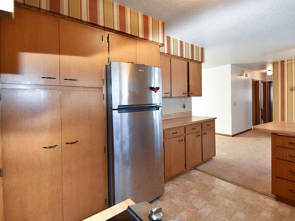 5th image of 641 Alma Ave