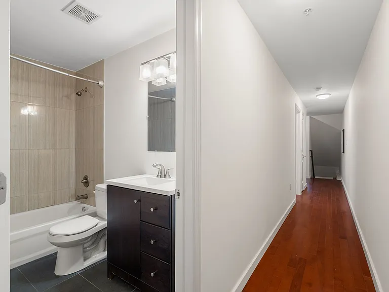 802 N 16th St #1 — Photo 9