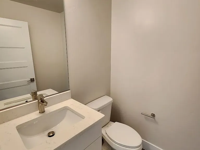 683 E Eureka Aly — Photo 5