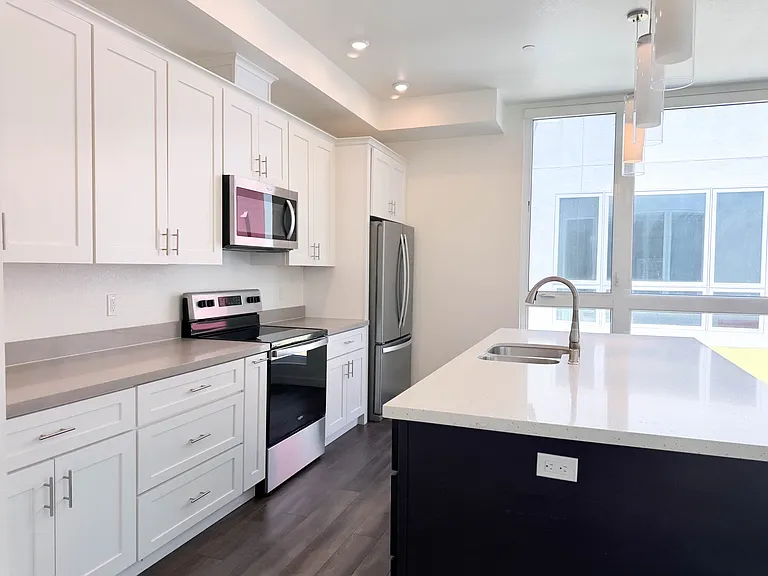 3778 Park Blvd #6 — Photo 8