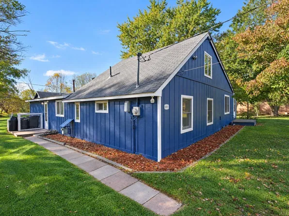 3895 Burtch Rd, Lakeport, MI 48059