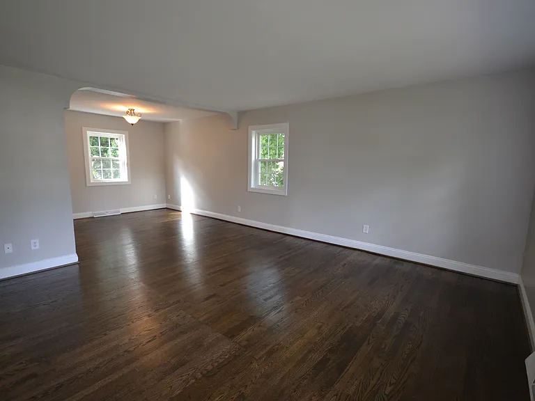 2623 Dakota St — Photo 6