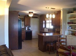 4th image of 1917 Oakwood Dr