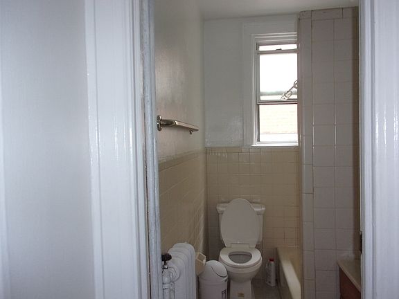 4th image of 3151 44th St APT 1