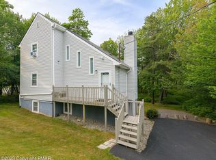 1139 Clover Rd, Long Pond, PA 18334