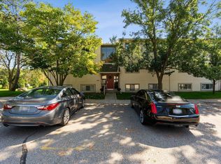 1673 Riverside Dr #5, Rochester Hills, MI 48309