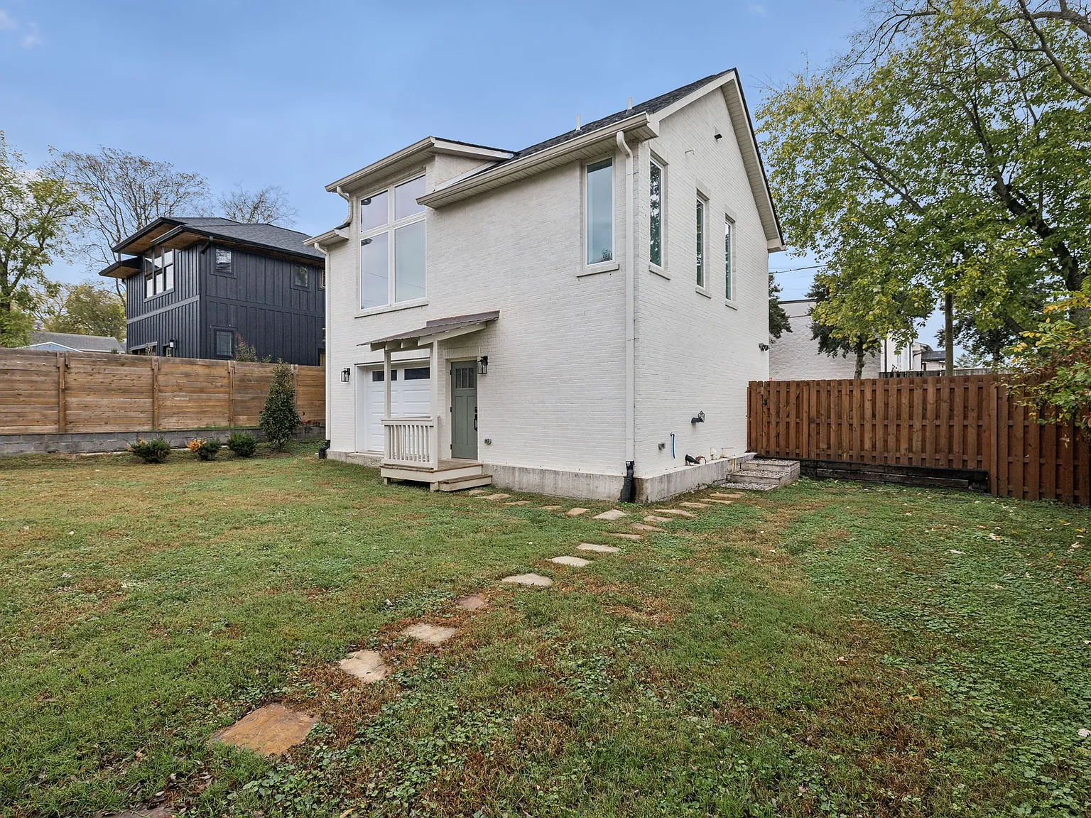 2 bed, 700 sqft, $2,800 — Photo 3
