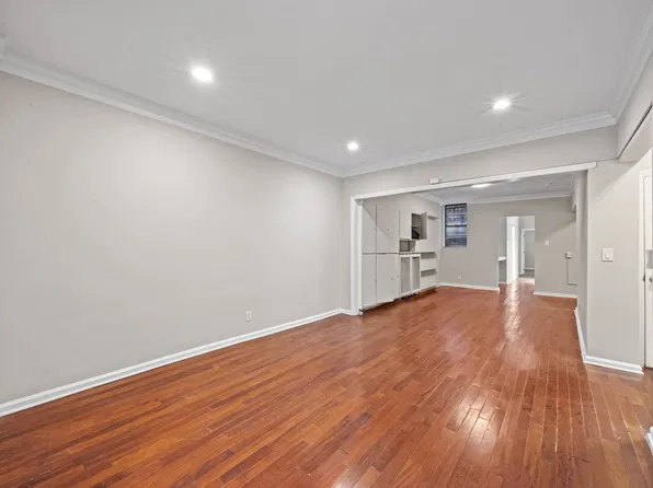 681 Bergen Avenue image 1 of 21