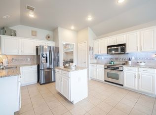 913 Azalea Ct, Burleson, TX 76028