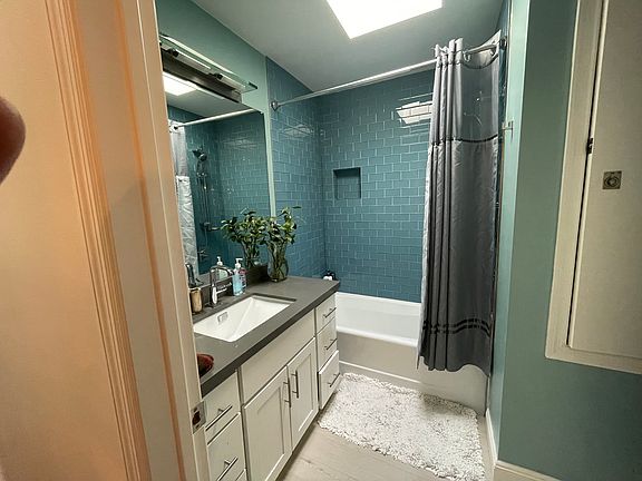 4th image of 52 Forest View Dr