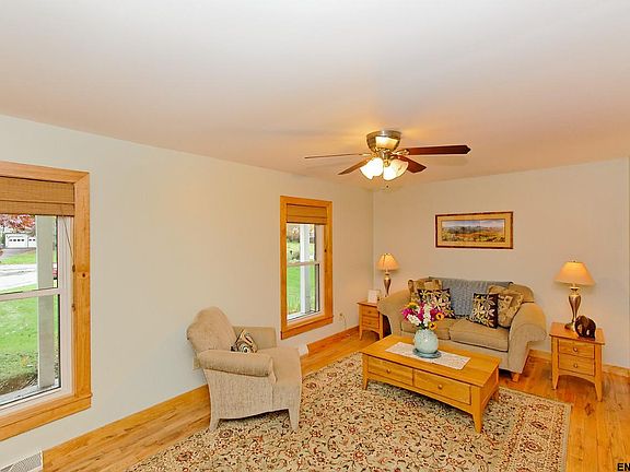 5th image of 58 Esopus Dr