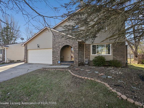 4th image of 2413 Beacon Hill Dr