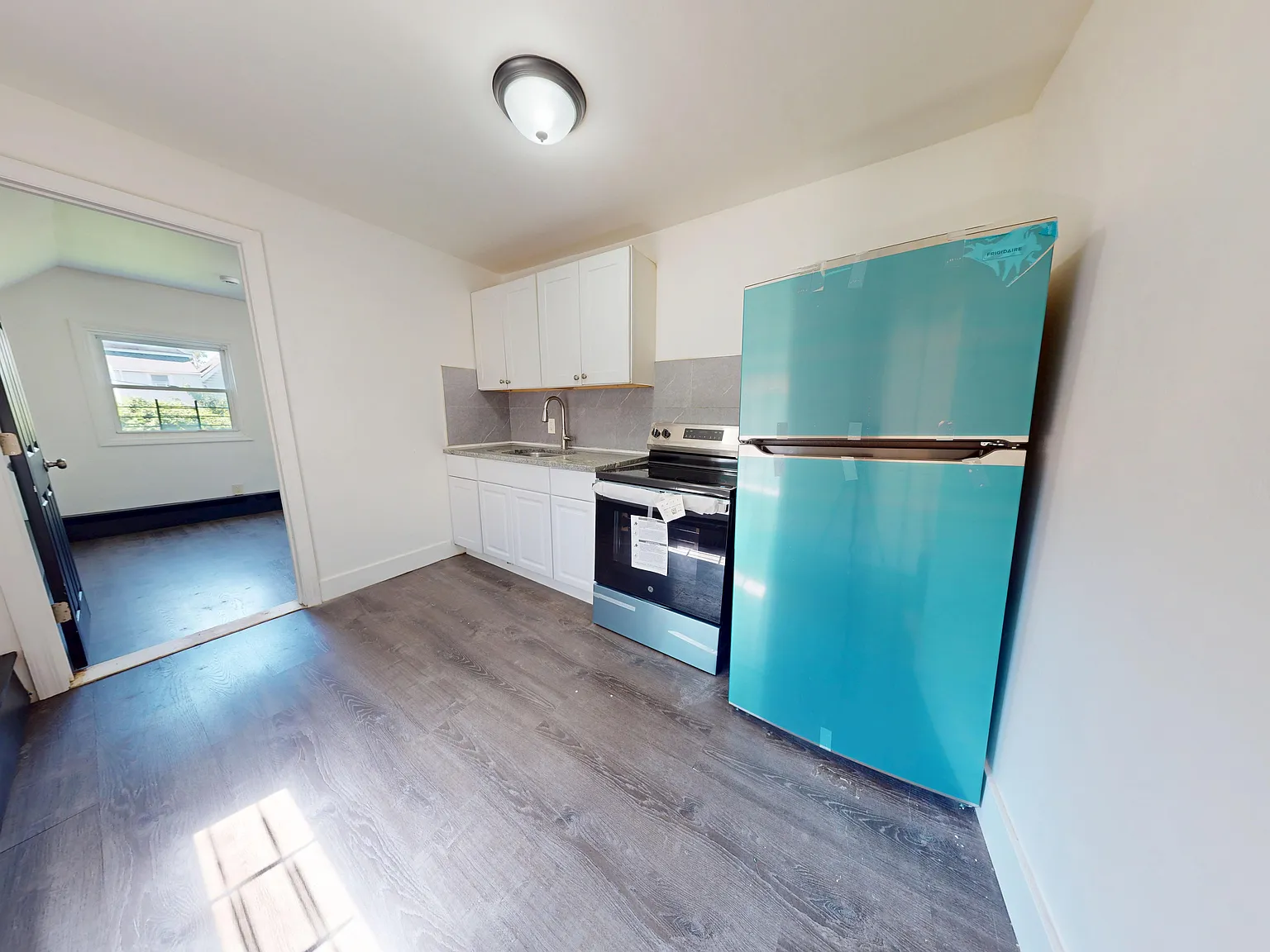 3 bed, 801 sqft, $3,500 — Photo 3