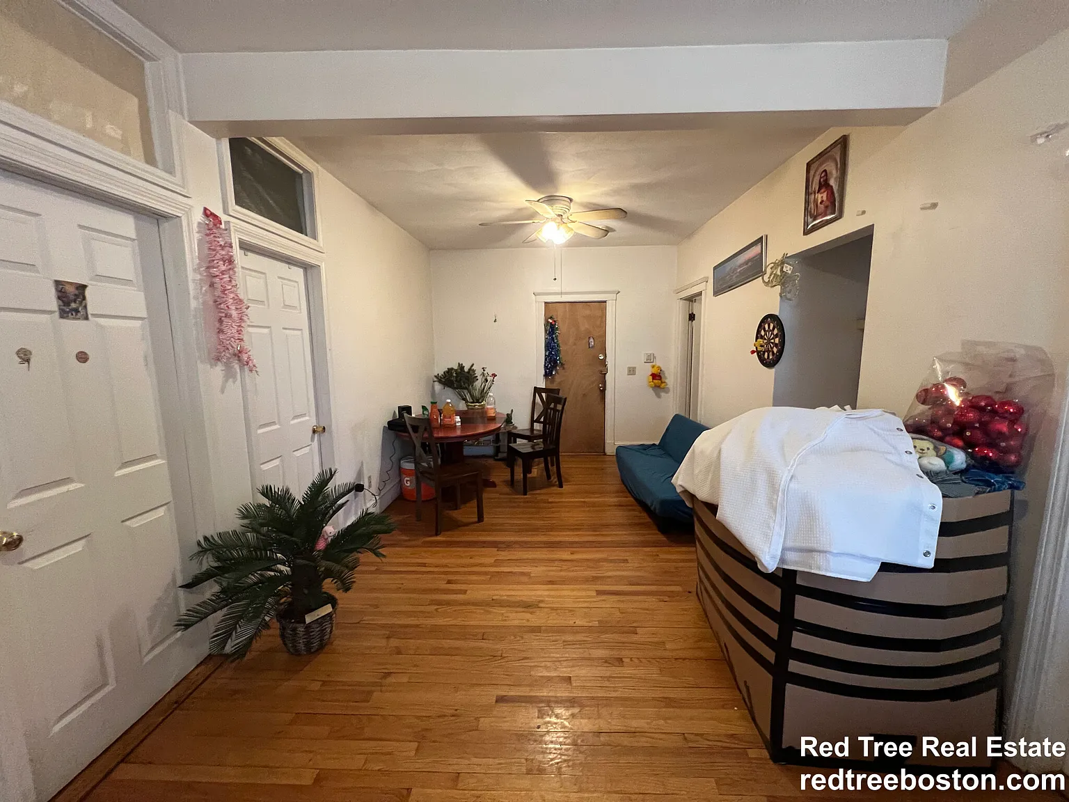 4 bed, 9999 sqft, $3,450 — Photo 2