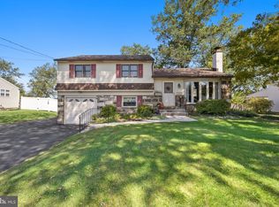 785 Garden Rd, Warminster, PA 18974