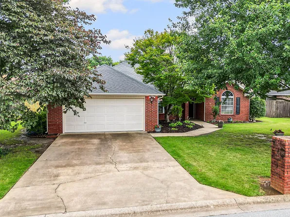 323 Center Dr, Lowell, AR 72745