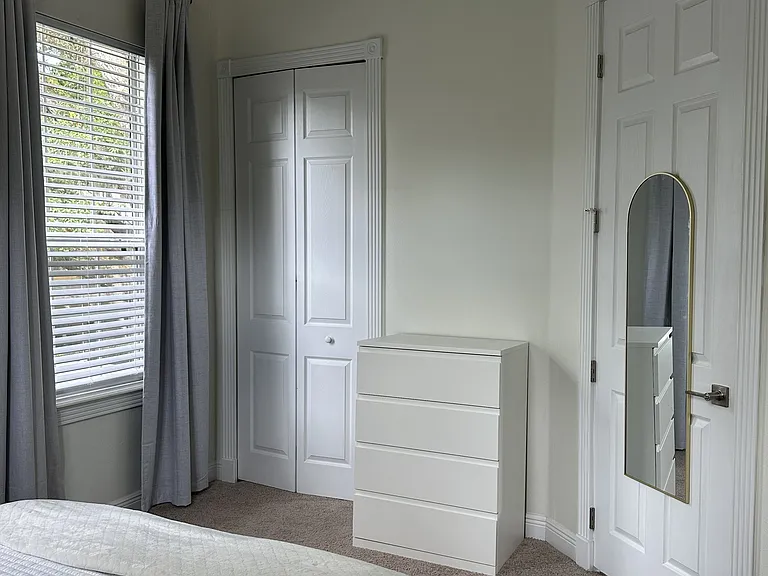 Guest bedroom