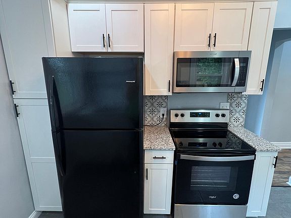 4th image of 885 Blair Ave #2