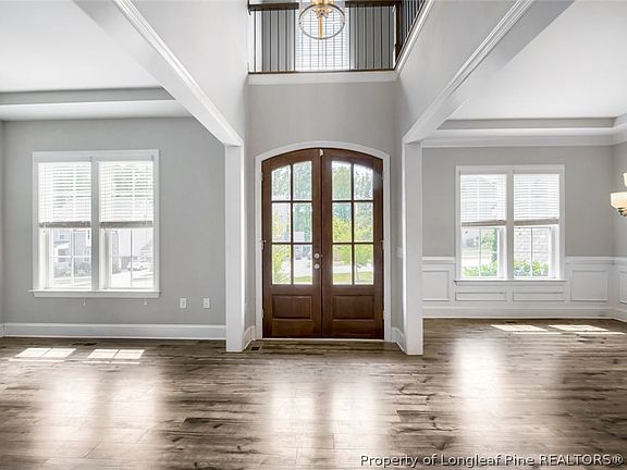 4th image of 445 Spokane Way