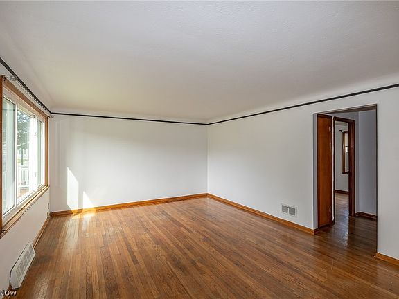 4th image of 8324 Ivandale Dr