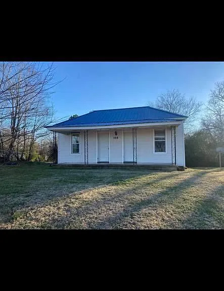 704 NW Kiowa Ave — Photo 2
