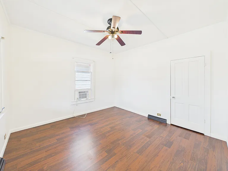 305 S Chelsea St — Photo 16