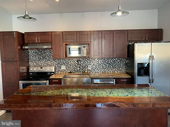 4th image of 2152-58 E Dauphin St #3J