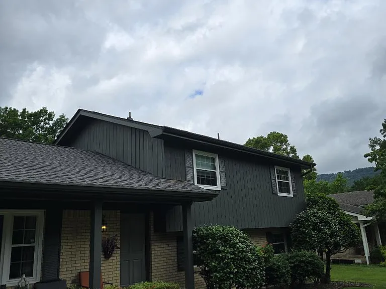 608 N Valley Dr — Photo 2