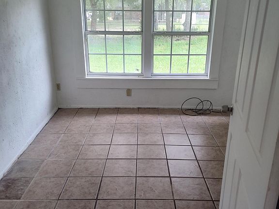 5th image of 3521 Nolan St