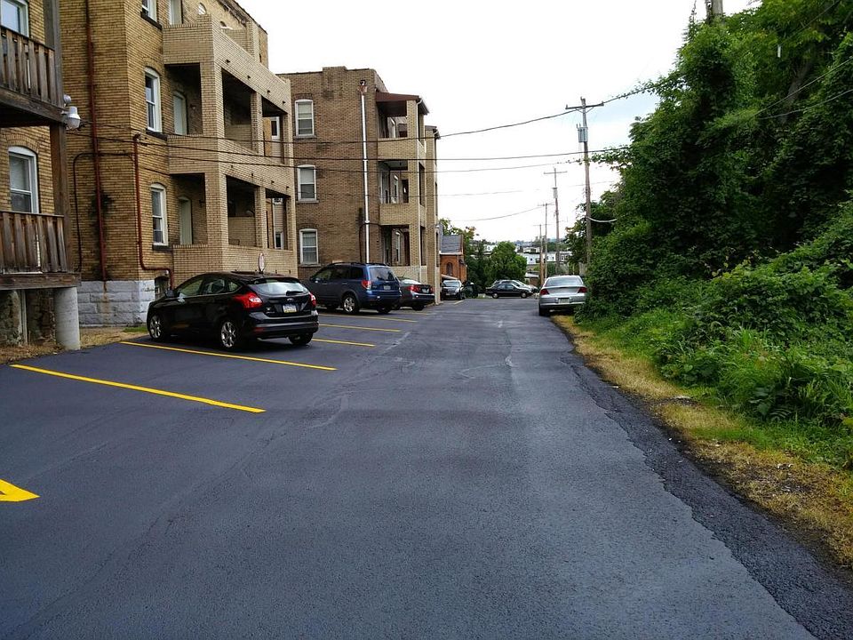 2nd image of 254 McKee Pl