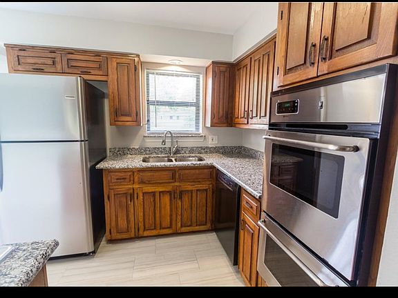 3rd image of 601 Ferguson Dr