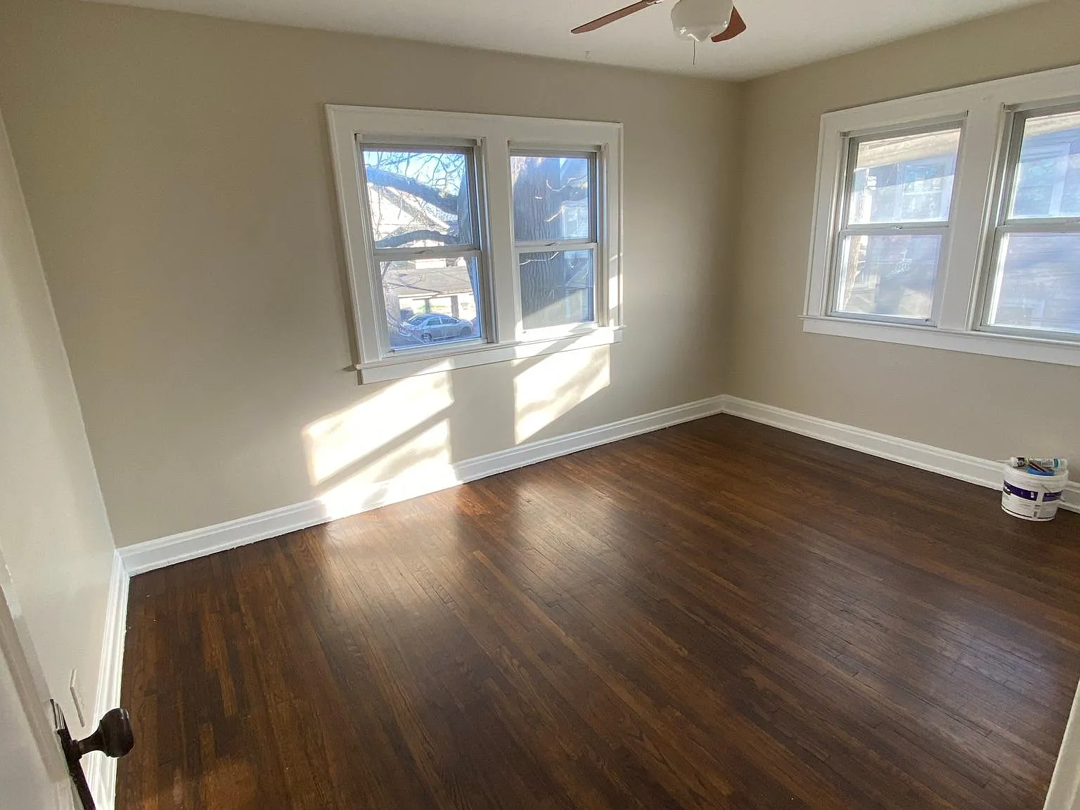 2438 Glenmawr Ave — Photo 4