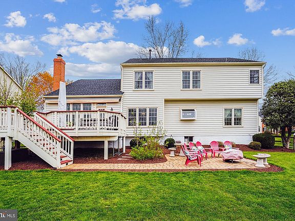 3rd image of 7828 Virginia Oaks Dr