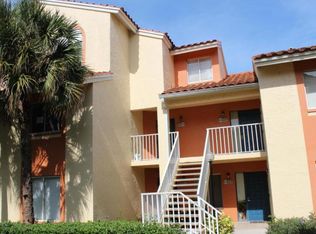 1058 The Pointe Dr, West Palm Beach, FL 33409