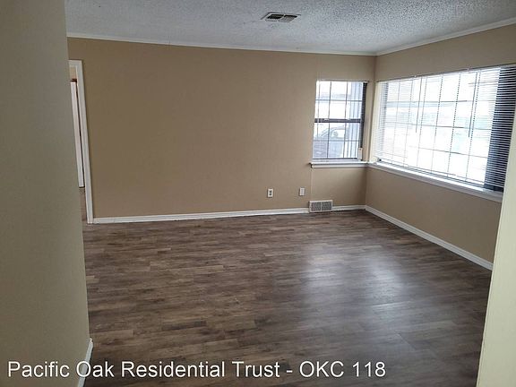 4th image of 1404 NE 45th St
