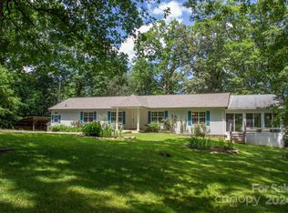 138 Kimzey Rd, Mills River, NC 28759