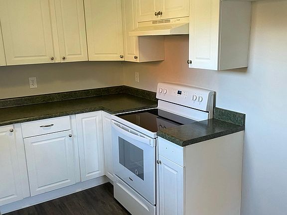4th image of 638 Noles Dr