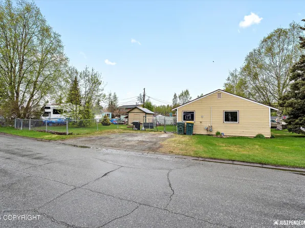 5904 Miley Dr, Anchorage, AK 99504