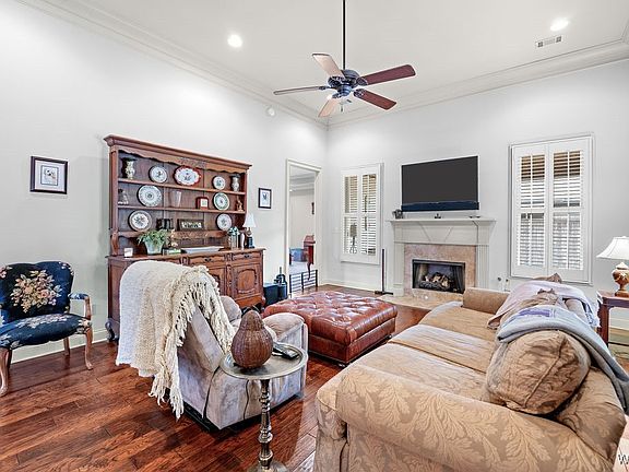 2nd image of 5072 Yorkshire Ln