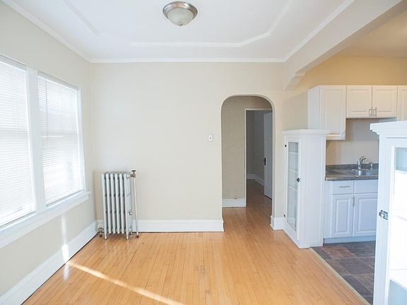 4th image of 1720 E Newton Ave APT 5