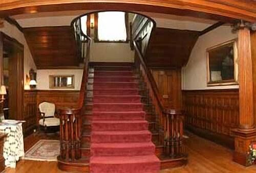 Entry stair