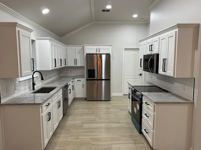 9411 Crooked Creek Dr — Photo 9