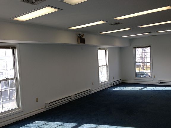 882 Sqft of office space
