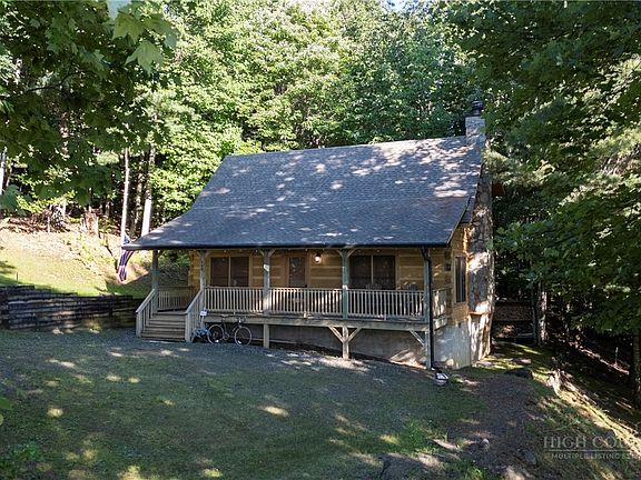 3rd image of 395 Wildcat Estates Drive