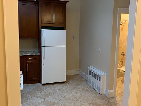 2nd image of 2853 Cleveland Ave #A