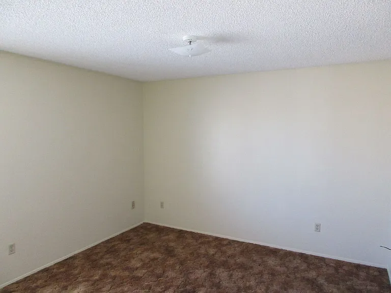1025 Perdew Ave #C — Photo 9
