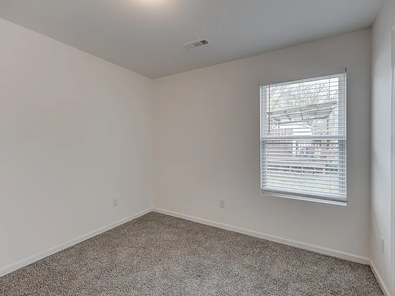 2623 E 6th St — Photo 10