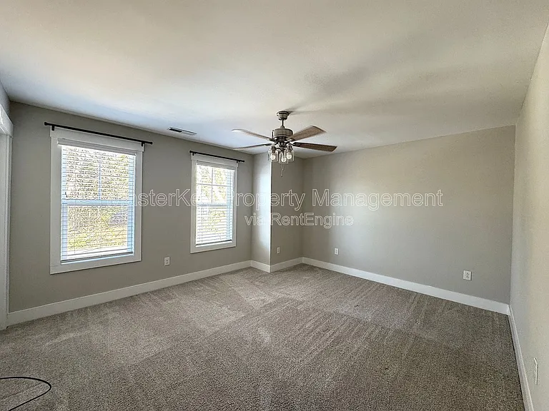 102 N Dunn St — Photo 9