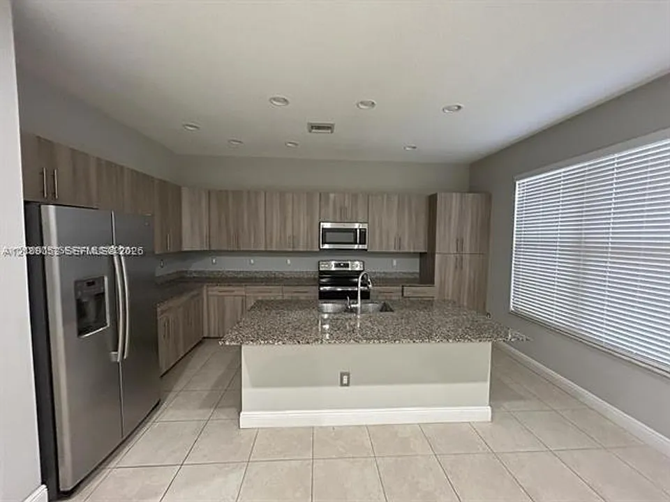 20962 NW 1st Dr #Townhouse 20962